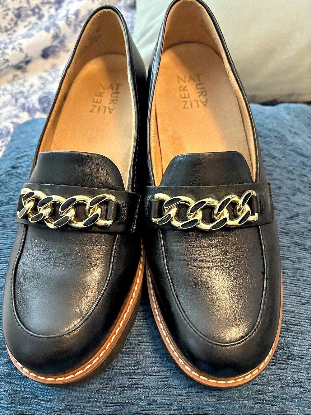 Naturalizer’s 50Black Chain Loafers Like New
